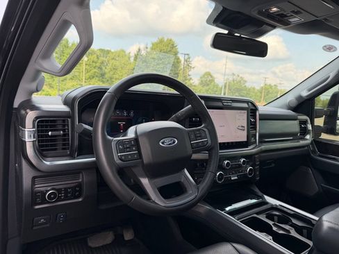Used 2025 Ford F250 Lariat w/ Lariat Ultimate Package AWD/4WD image 12