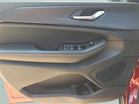 Used 2024 Jeep Grand Cherokee L Laredo w/ Luxury Tech Group I image 10