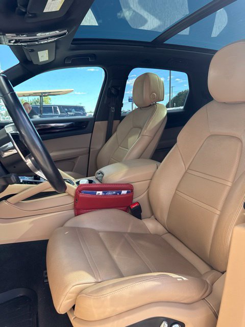 Used 2020 Porsche Cayenne AWD/4WD image 11