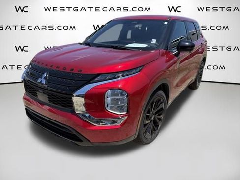 Used 2023 Mitsubishi Outlander SE Black Edition FWD image 1