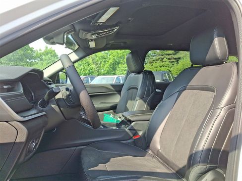 New 2025 Jeep Grand Cherokee L Altitude image 8