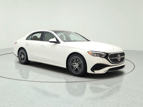 Certified 2024 Mercedes-Benz E 450 4MATIC Sedan image 3