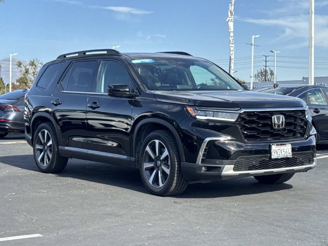 Used 2025 Honda Pilot Touring image 7