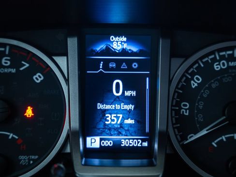 Certified 2022 Toyota Tacoma SR5 AWD/4WD image 42