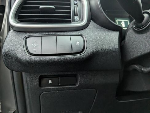 Used 2016 Kia Sorento FWD image 21