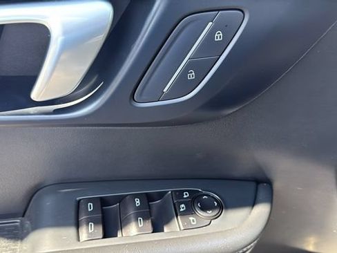 Used 2025 Buick Enclave Preferred FWD image 12