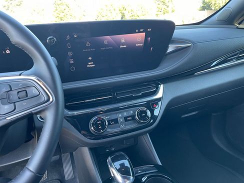 Used 2025 Buick Envista Sport Touring image 18
