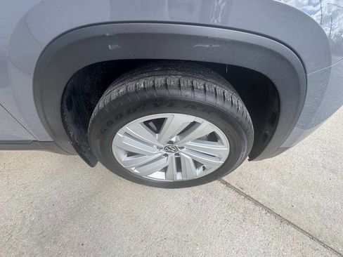 Used 2021 Volkswagen Atlas Cross Sport SE image 34