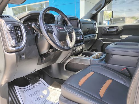 Used 2022 GMC Sierra 2500 AT4 w/ AT4 Preferred Package image 11