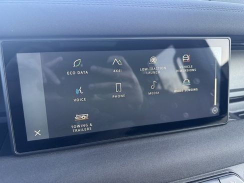 Used 2023 Land Rover Defender 110 X-Dynamic SE image 27