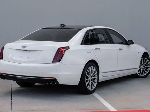 Used 2018 Cadillac CT6 Luxury AWD/4WD image 12