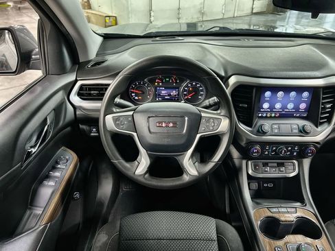 Used 2023 GMC Acadia SLE w/ Driver Convenience Package image 18