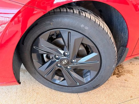 Used 2022 Hyundai Elantra SEL FWD image 86