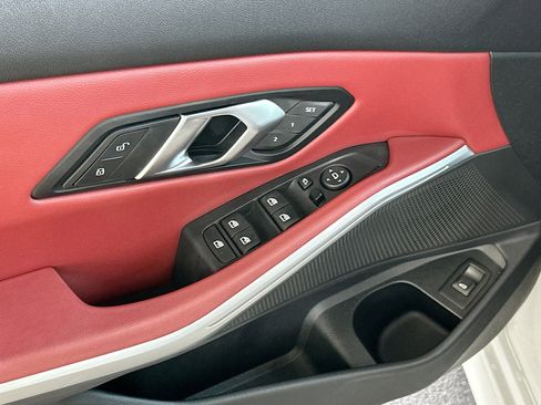 Certified 2024 BMW 330i 330i w/ Convenience Package image 17