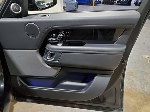 Used 2019 Land Rover Range Rover Supercharged AWD/4WD image 17