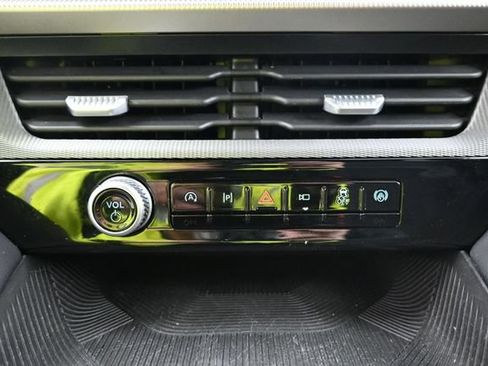Used 2025 Ford Explorer ST-Line w/ ST-Line Street Pack AWD/4WD image 27