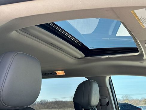 Used 2024 Toyota Sienna XLE image 8