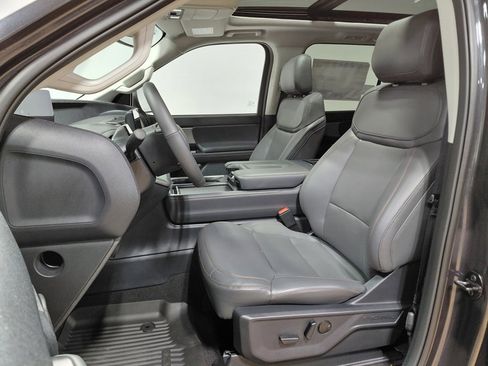 New 2025 Ford Expedition Max Active image 3