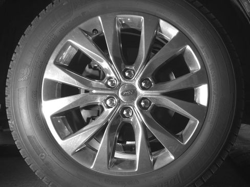 Used 2016 Ford F150 Lariat w/ Equipment Group 502A Luxury RWD image 11