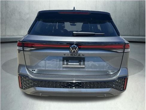 New 2026 Volkswagen Tiguan SE R-Line AWD/4WD image 4