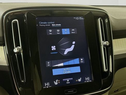 Used 2020 Volvo XC40 T5 Momentum image 29