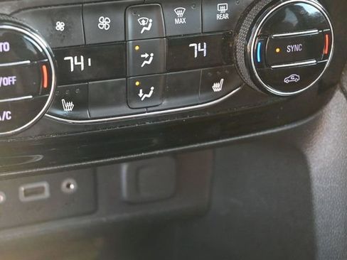 Used 2021 Buick Encore GX Essence w/ Experience Buick Package image 25