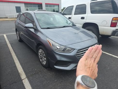 Used 2019 Hyundai Accent SE FWD image 3
