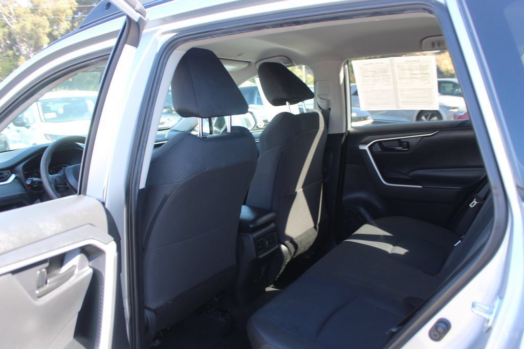 Used 2024 Toyota RAV4 LE AWD/4WD image 14