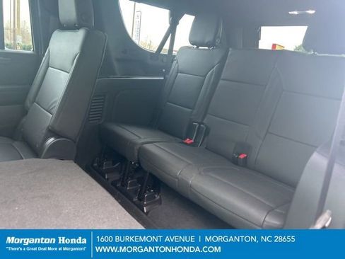 Used 2025 Chevrolet Suburban Z71 w/ Comfort Package image 34
