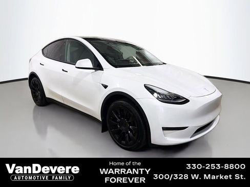 Used 2023 Tesla Model Y Long Range AWD/4WD image 1