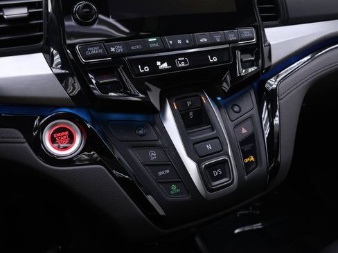 Used 2023 Honda Odyssey Touring image 6