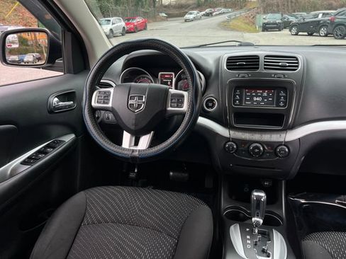 Used 2018 Dodge Journey SE w/ Connectivity Group image 16