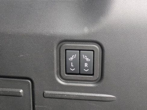 Certified 2025 GMC Hummer EV 3X AWD/4WD image 35