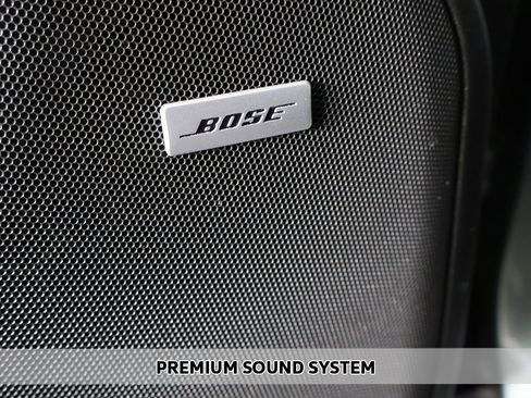 Used 2023 Chevrolet Suburban Premier image 3