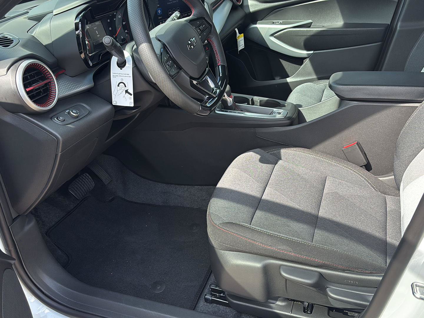 New 2026 Chevrolet Trax RS w/ Sunroof Package FWD image 22