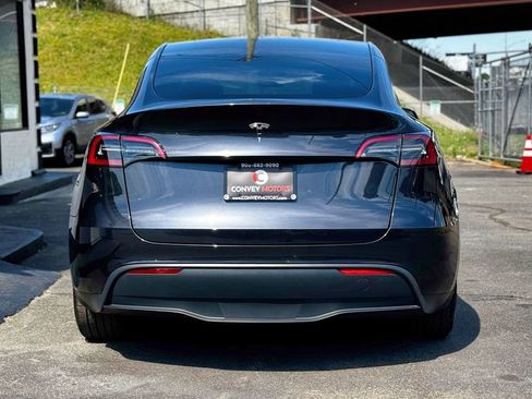 Used 2024 Tesla Model Y Long Range RWD image 8