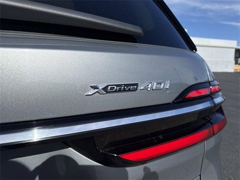Used 2023 BMW X7 xDrive40i image 4
