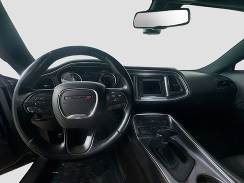 Used 2016 Dodge Challenger SXT RWD image 13