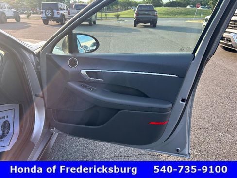 Used 2022 Hyundai Sonata SE w/ Cargo Package FWD image 13