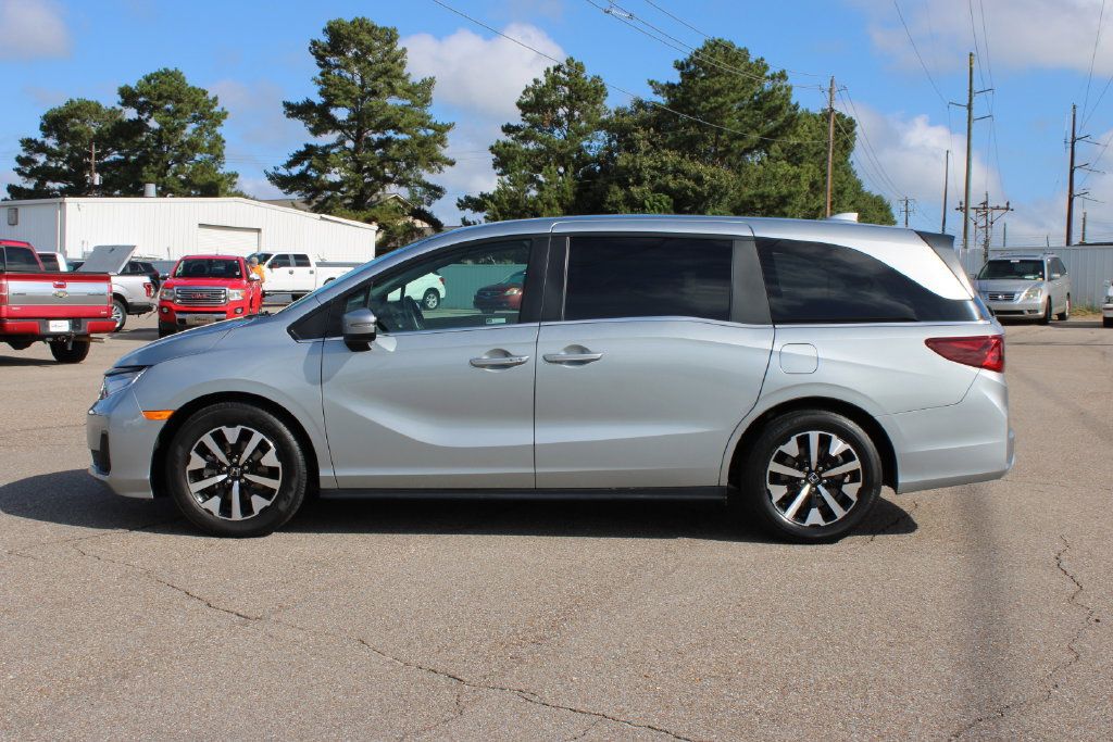 Used 2025 Honda Odyssey EX-L image 3