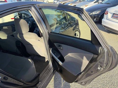 Used 2013 Toyota Prius Two FWD image 20