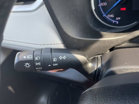 Used 2022 Toyota RAV4 Limited AWD/4WD image 33