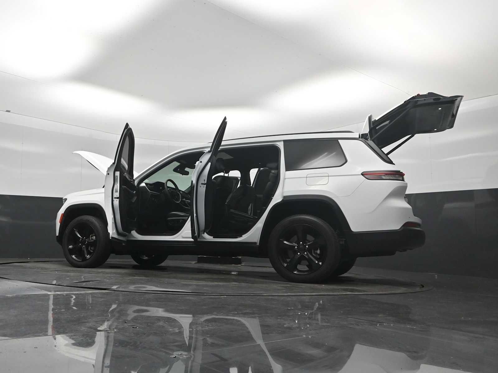 Used 2023 Jeep Grand Cherokee L Laredo AWD/4WD image 41