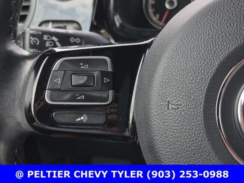 Used 2018 Volkswagen Beetle 2.0T S FWD image 25
