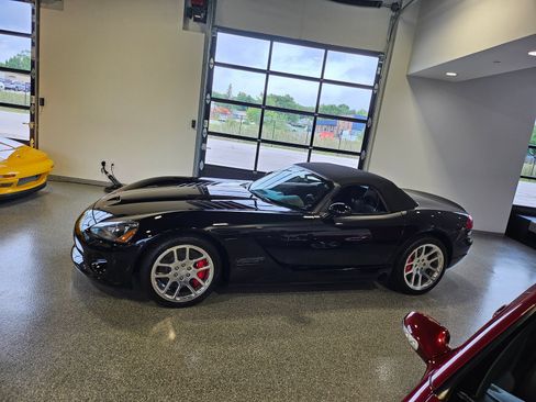 Used 2005 Dodge Viper SRT-10 RWD image 12
