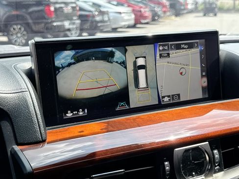Used 2021 Lexus LX 570 4WD w/ Luxury Package image 27