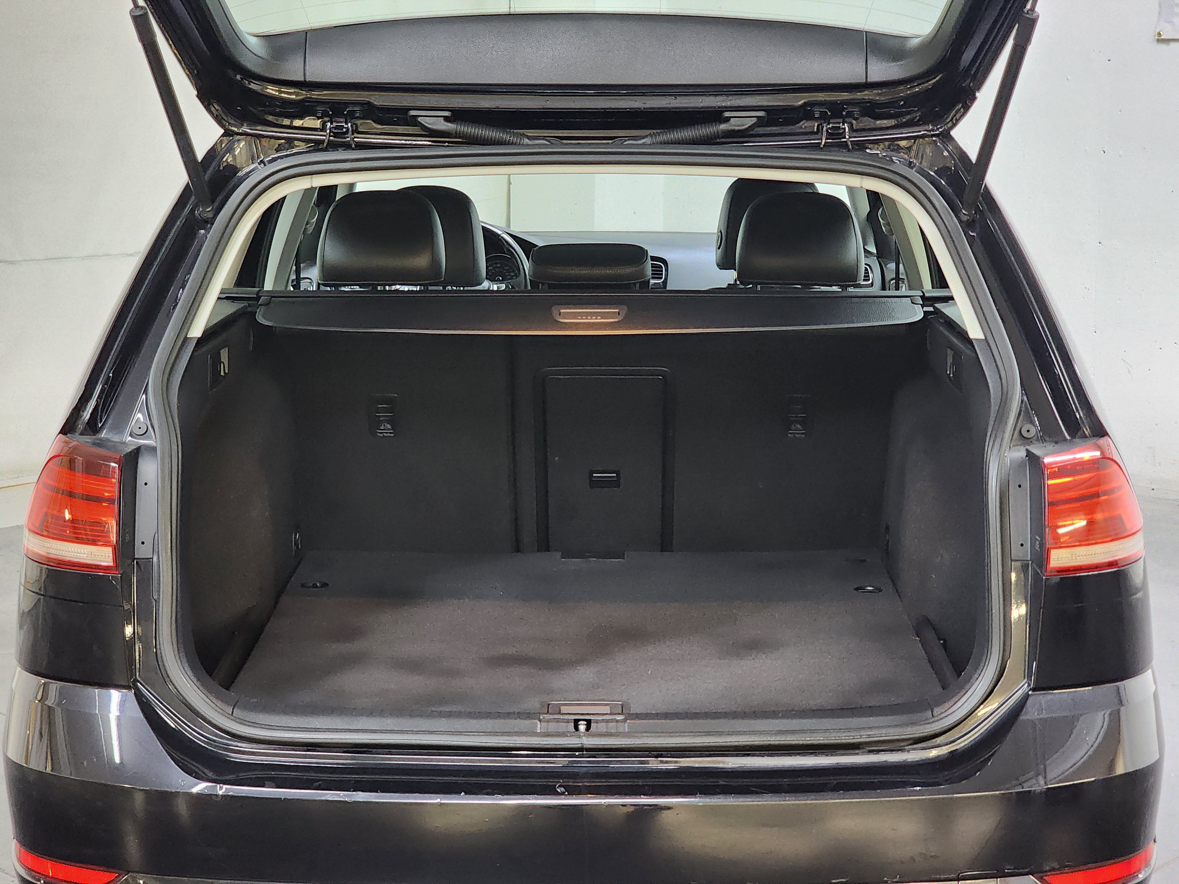 Used 2018 Volkswagen Golf SEL FWD image 9
