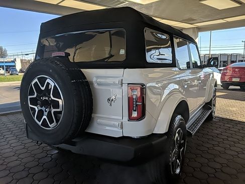 Used 2025 Ford Bronco Outer Banks image 6