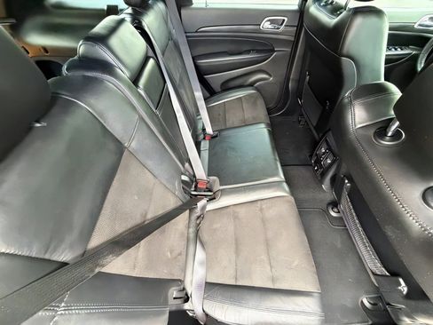 Used 2020 Jeep Grand Cherokee Altitude image 11