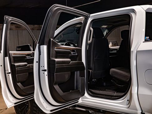 Used 2024 Chevrolet Silverado 1500 RST w/ Z71 Off-Road Package image 29